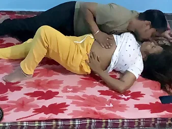 Grown-up Indian Aunty Up Big Belly Having Sex On Amaze