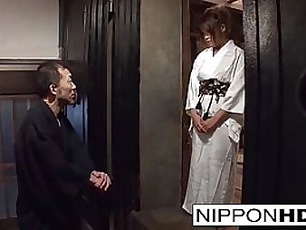 Chinese in a kimono gets muted pussy hole fingered