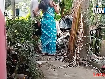 steamy Indian duo gets naughty in the garden with steamy bang-out