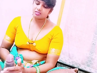 Super-hot Milf in saree gets smashed rock-hard by house guard while serving Indian maid